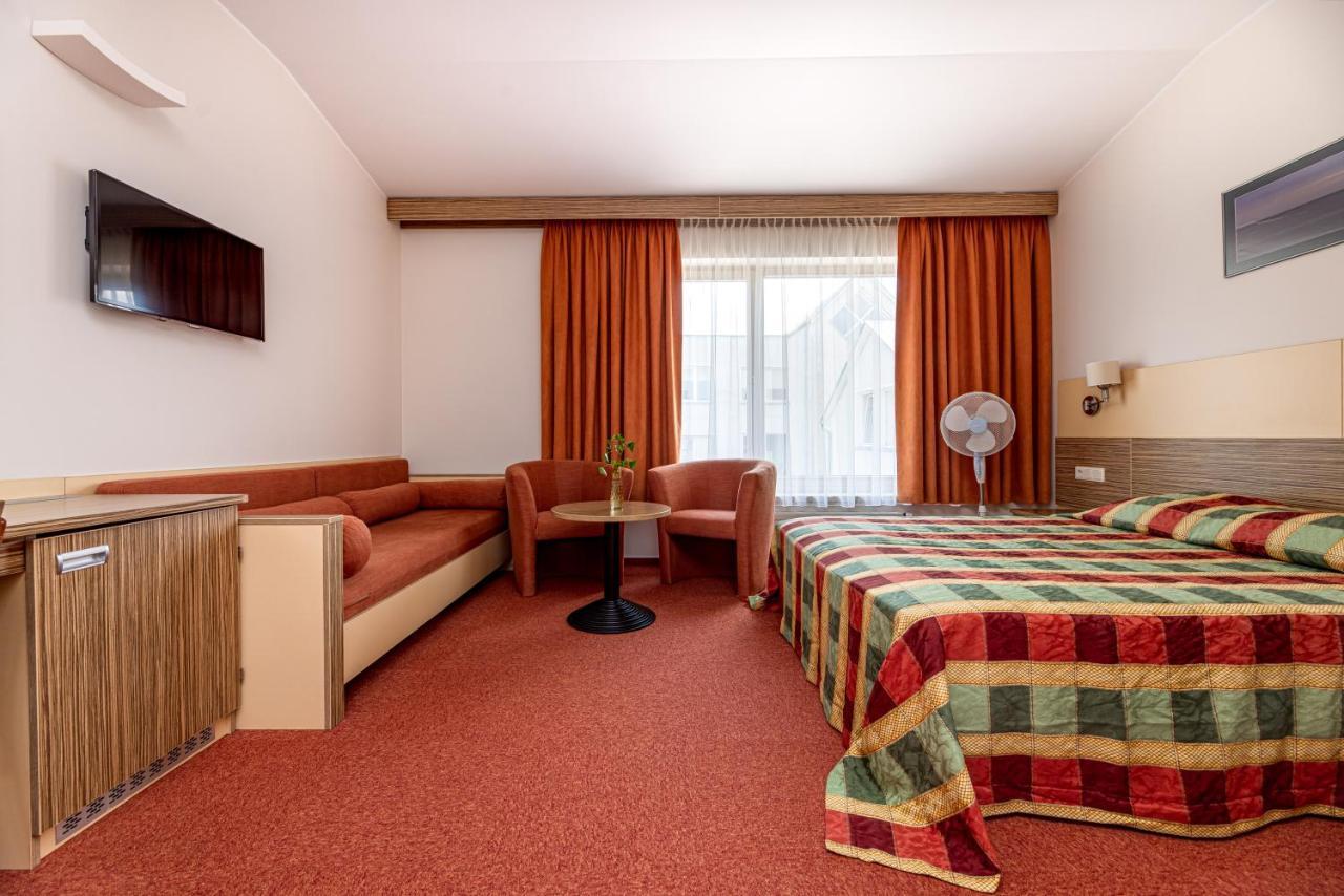 Info Hotel Palanga Exterior photo