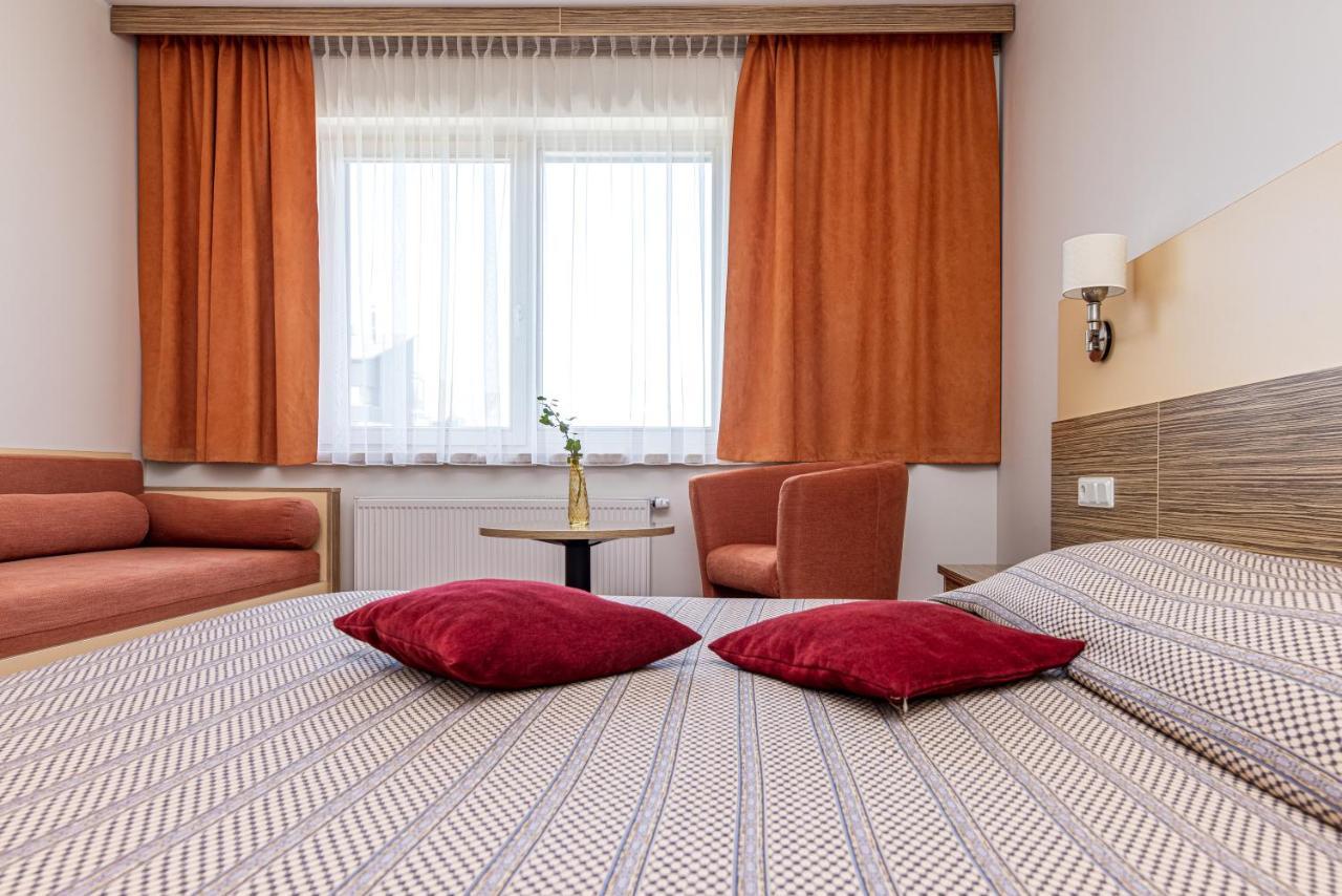 Info Hotel Palanga Exterior photo